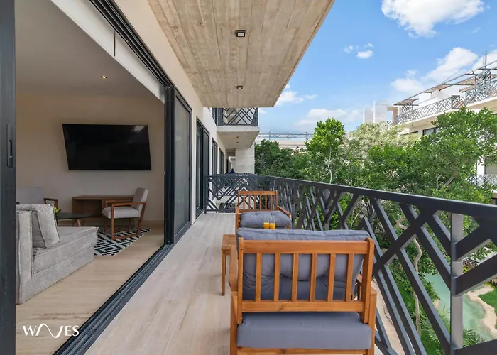 Palais By Waves